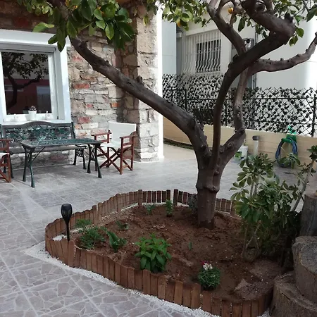 Two Bedroom Apartment With Hidden Garden Athènes Extérieur photo