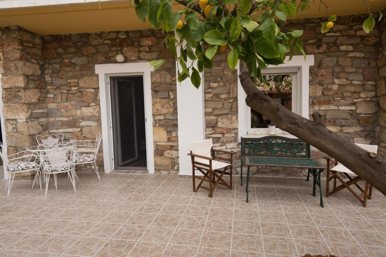 Two Bedroom With Hidden Garden Apartment