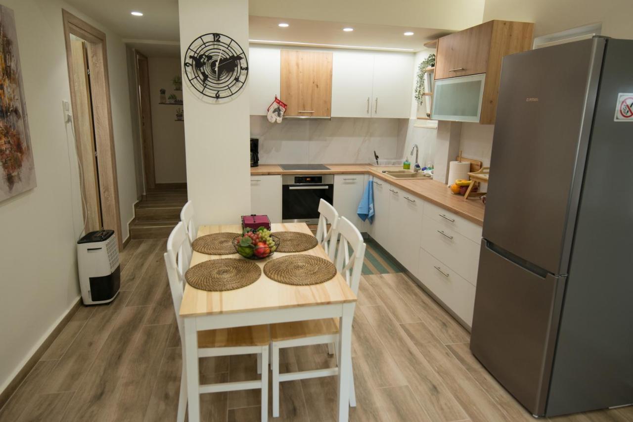 Apartment Two Bedroom With Hidden Garden *