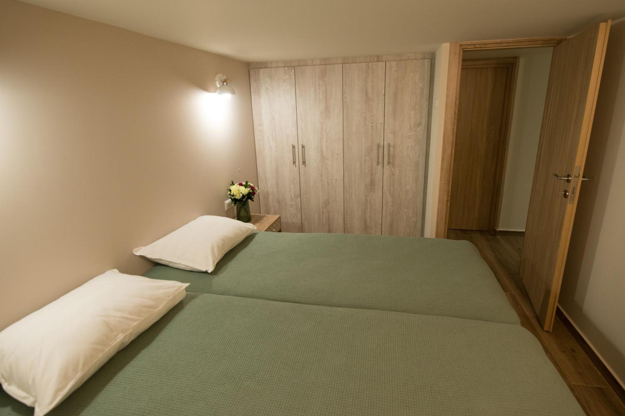 Appartement Two Bedroom With Hidden Garden *