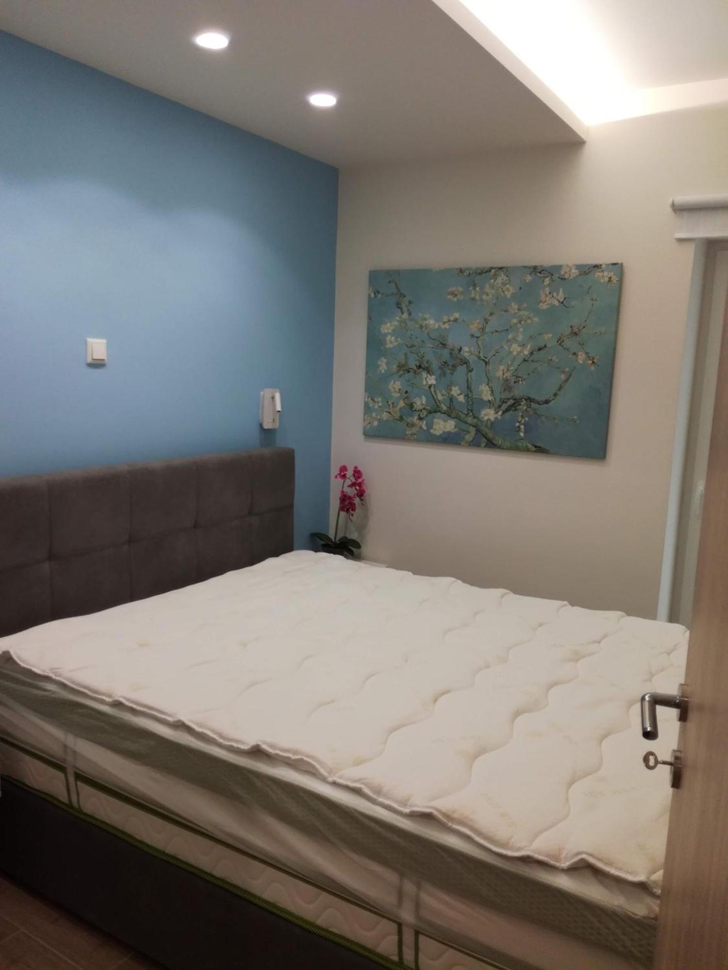 Two Bedroom With Hidden Garden