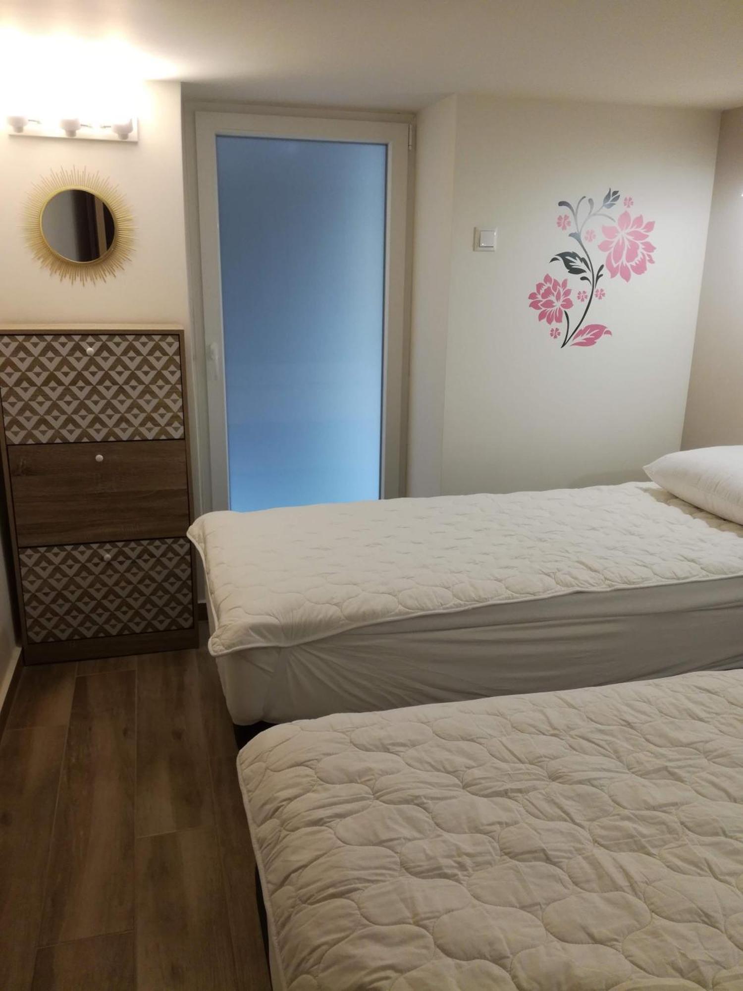 Two Bedroom With Hidden Garden Athènes
