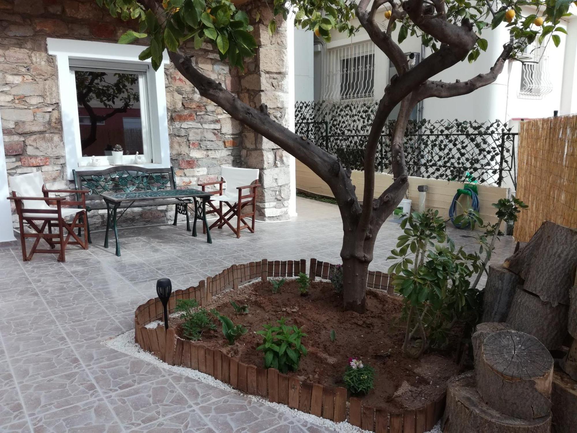 Two Bedroom With Hidden Garden * Athen